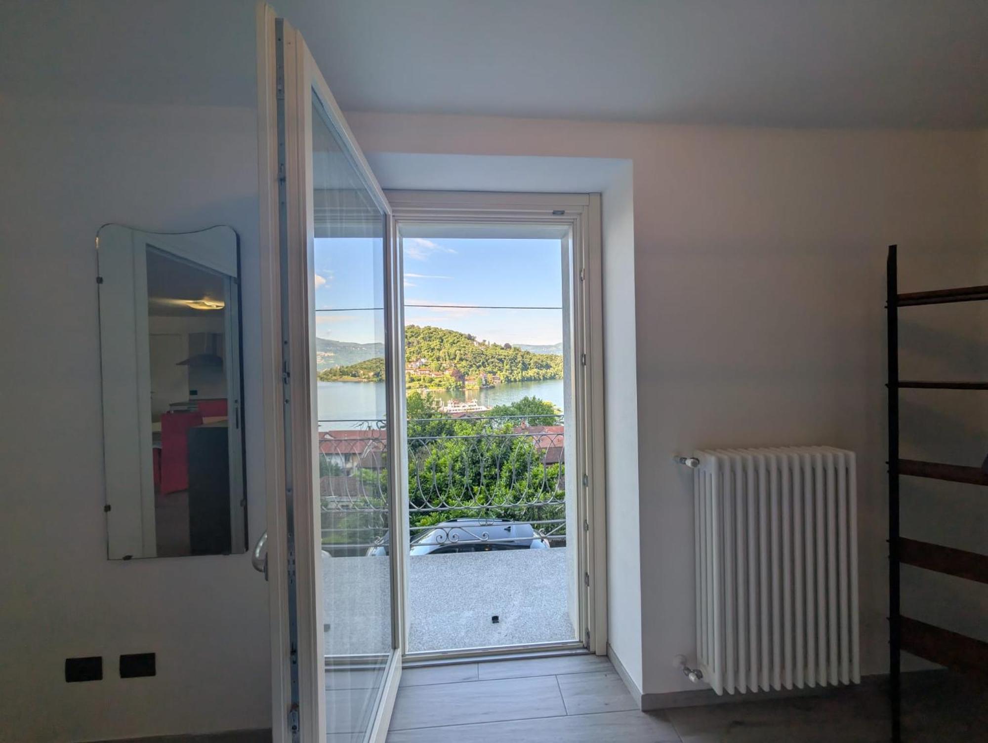 Appartamenti I Fiori Del Lago Laveno Exteriér fotografie